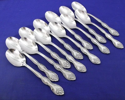 JUEGO DE 12 CUCHARAS SOPERAS OVALADAS VERONA CASI NUEVAS ACERO INOXIDABLE INTERNACIONAL TAIWANÉS Foto 1 de 4