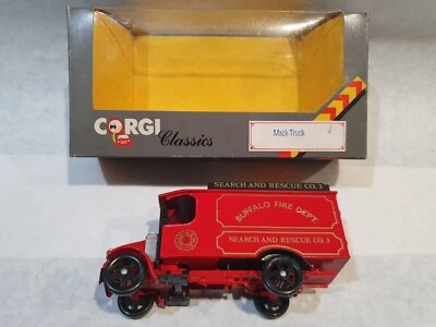 Corgi Classics C906/4 Mack Truck Buffalo (New York) Fire, 1986 Great Britain NIB - Image 1 of 4
