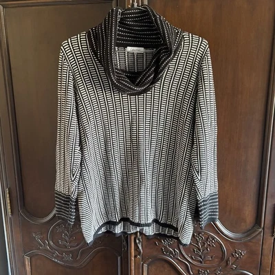 Suéter Calvin Klein Talla Grande Blanco y Negro Cuello Capucha 100% Algodón Foto 1 de 4