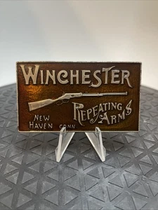 Fibbia cintura vintage Winchester Repeating Arms New Haven Conn numerata 2098 smaltata - Foto 1 di 8