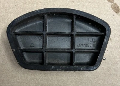 PORSCHE 924 944 CAJA DE CAMBIOS TUBO DE PAR CAMPANA CARCASA ENCHUFE 477521277C USADO Foto 1 de 3