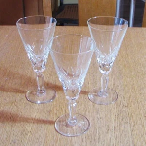 Juego de 2 vajilla de vidrio, patrón de diamante cócteles vino cordiales 6,5" de alto - Imagen 1 de 7