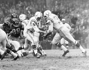 ALAN AMECHE BALTIMORE COLTS LEGEND GATS THE HANDOFF FROM JIHNNY UNITAS 8x10 - Picture 1 of 1