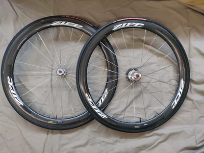 Juego de ruedas de freno de llanta tubular de carbono Zipp 303, cassette Dura-Ace, bolsa de viaje Foto 1 de 4