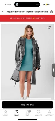 Gabardina metálica Alo Yoga nueva sin etiquetas #rainydays precio de venta sugerido por el fabricante 248 USD TALLA XS Foto 1 de 4