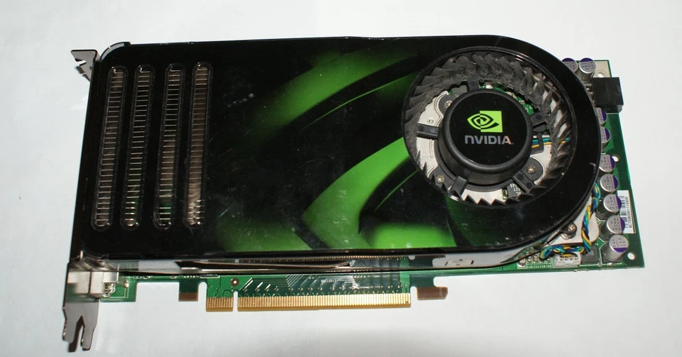PNY Nvidia GeForce 8800GTS 640MB DVI x2/S-Video PCIE Graphics Card - Image 1 of 4