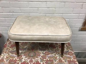VINTAGE NAUGAHYDE MID CENTURY MODERN MCM FOOTSTOOL HASSOCK OTT0MAN 21.5 X 13.5" - Picture 1 of 15