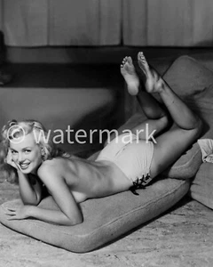 Classic Marilyn Monroe 1950s Pin-Up Actress 8x10 Print - Picture 1 of 1