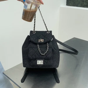 Pequeño Mini Acolchado Denim Cordón Mochila con Solapa Cartera con Cadena Moda Viajes - Imagen 1 de 17