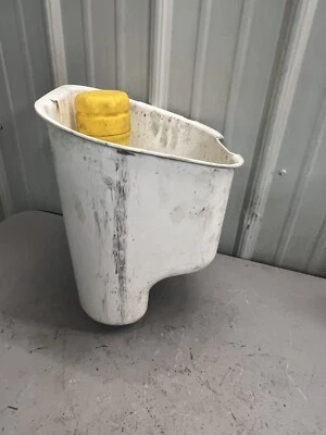 Cubo de almacenamiento para motos acuáticas Kawasaki ZXI 750 900 1100 Foto 1 de 3