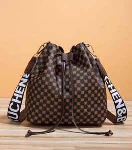 Piccola borsa stile vecchio denaro con disegno cordoncino motivo geometrico - Foto 1 di 6