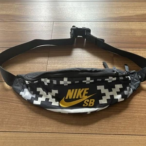 Nike Waist Pouch Men Bag Accessory Original Collection - Picture 1 of 4