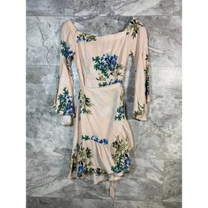 Mini abito avvolgente ASTR The Label spalle scoperte rosa stampa floreale maniche a campana taglia XS - Foto 1 di 10