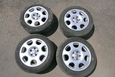 Audi A4 8E Alufelgen original 205/55 ZR16 91V 7j x16H2 ET43 8E0601025F Reifen - Bild 1 von 4