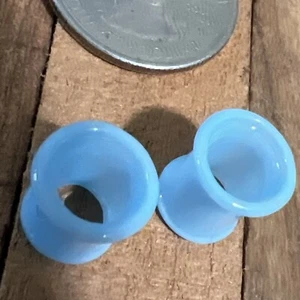 Paar PYREX GLAS 0g 8mm HELLBLAU TUNNEL PLUGS KÖRPERSCHMUCK PLUG Ohrringe - Bild 1 von 3