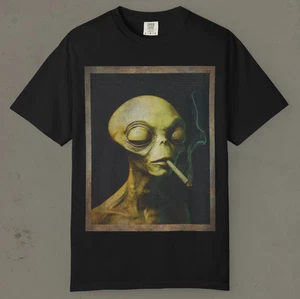 ALIEN CANNABIS T-Shirt, 420 Cryptid Pothead Vintage Shirt, UFO Sci-Fi Drug Tee - Bild 1 von 20