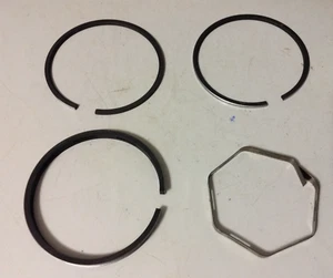 539383R1 - A New Original Piston Ring Set For An International C-123 Engines - Picture 1 of 4
