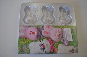 Easter Wilton Mini Bunnies Six Individual Molds for Cakes/Treats Baking Pan NEW - Picture 1 of 6