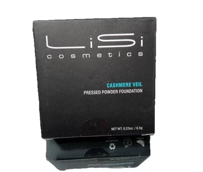 LiSi High-End Pressed Powder Foundation In Cashmere Veil # 011 Makeup - Image 1 of 4