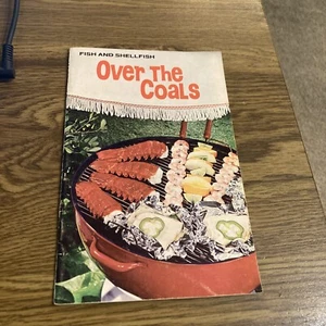Over the Coals, Fish and Shellfish Recipe Booklet 1973 NOAA - Bild 1 von 5