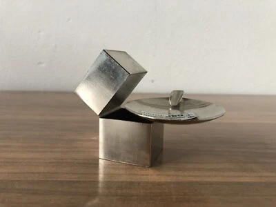 Piccolo Posacenere In Metallo CAR Made In Italy Modernariato Soprammobile Design - Immagine 1 di 4