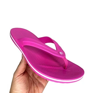 Crocs Crocband Women's Size 8/Juniors 6 Flip Flop Sandals Pink Lightweight Comfy - Picture 1 of 15