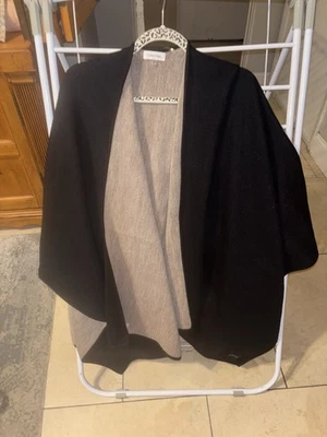 Calvin Klein Womens Black/Tan reversible Knit Cape Poncho Shawl Sweater One Size - Image 1 of 4