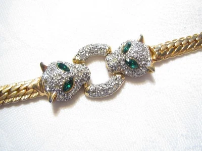 PULSERA ÚNICA MODA TONO DORADO CON PEDRERÍA DETALLES CABEZA PANTERA Foto 1 de 4