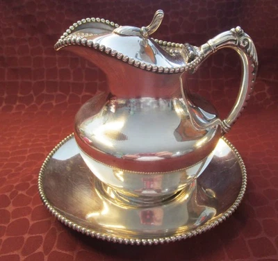 Antigua jarra de jarabe cuádruple plateada y placa base borde con cuentas estilo rococó Foto 1 de 4