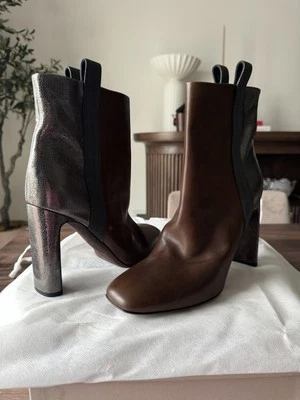 Brunello Cucinelli 拼色串珠靴,尺寸 39,2150 美元 — 第 1/4 张图片