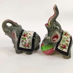 Par de cocteleras de sal y pimienta elefante de porcelana vintage hechas en Japón - pintura a mano - Imagen 1 de 11