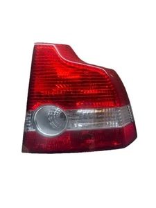 2004-2006 VOLVO S40 PASSENGER SIDE TAIL LIGHT (QTR PANEL MTD) - Picture 1 of 14