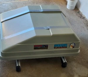 Verkaufe PKW Dachbox mit Querträger - Bild 1 von 3