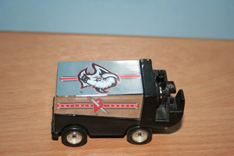 BUFFALO SABRES 2003 Fleer White Rose Zamboni- Displayed No Box! Cover