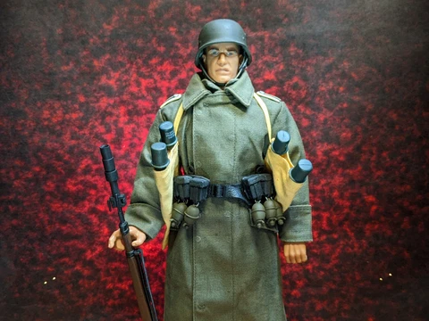 1/6. WWll. German Infantry Russian Front. 21st Century Ultimate Soldier Cover