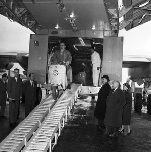 Aviador francés Jacqueline Auriol inauguró un Breguet Deux Ponts - Foto antigua 1 - Imagen 1 de 1