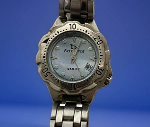 Damen Freestyle Taucheruhr Perlmutt blaues Zifferblatt 28 mm 6 3/4 "Armband 330 Fuß - Bild 1 von 17