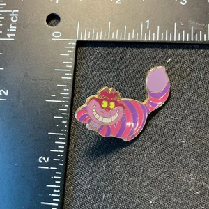 Disney DS Alice in Wonderland 45th Commemorative Tin Cheshire Cat Pin 39858 - Picture 1 of 7
