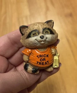 Figurina Halloween Procione Vintage Hallmark Shirt Tales Trick or Treat 1983 anni 80 - Foto 1 di 4