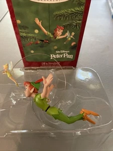 Hallmark Keepsake Disney Ornamento 2000 2000 Off to Neverland Peter Pan QXD4004 - Foto 1 di 7