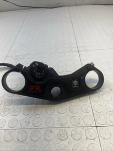 2008 Suzuki GSXR750 UPPER TRIPLE TREE STEERING WITH IGNITION WITH KEY OEM - Picture 1 of 7