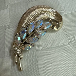 Coro Vintage Leaf Brooch With Rhinestone - Picture 1 of 19