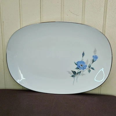 Plato ovalado para servir Noritake Sylvia 6603 flor azul platino 15 1/4 x 10 3/4 Foto 1 de 4
