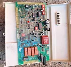 Placa caldera Saunier Thelia 23E / main board heater boiler pcb - Imagen 1 de 4