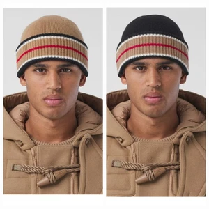 Burberry Reversible Cashmere Stripe Beanie 132603682 - Picture 1 of 7