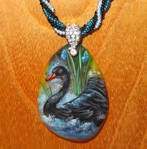 Pendant BLACK SWAN BIRD hand painted stone Gorbachova hand beaded necklace GIFT - Picture 1 of 8