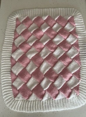 Preciosa manta para bebé tejida a mano blanca abd rosa Foto 1 de 4