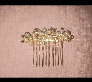 VINTAGE SMALL FANCY HAIR COMB RHINESTONES AND FAUX PEARLS