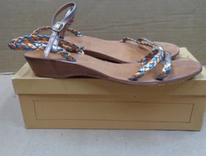 Women's BERNARDO Italy PYRITE / MULTI Braided Flats LEATHER Sandals ~ Size 8N - Picture 1 of 15
