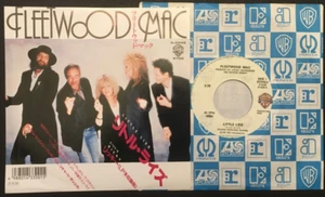 NUEVO JAPÓN 7" FLEETWOOD MAC Little Lies Stevie Nicks Christine & John McVie - Imagen 1 de 2